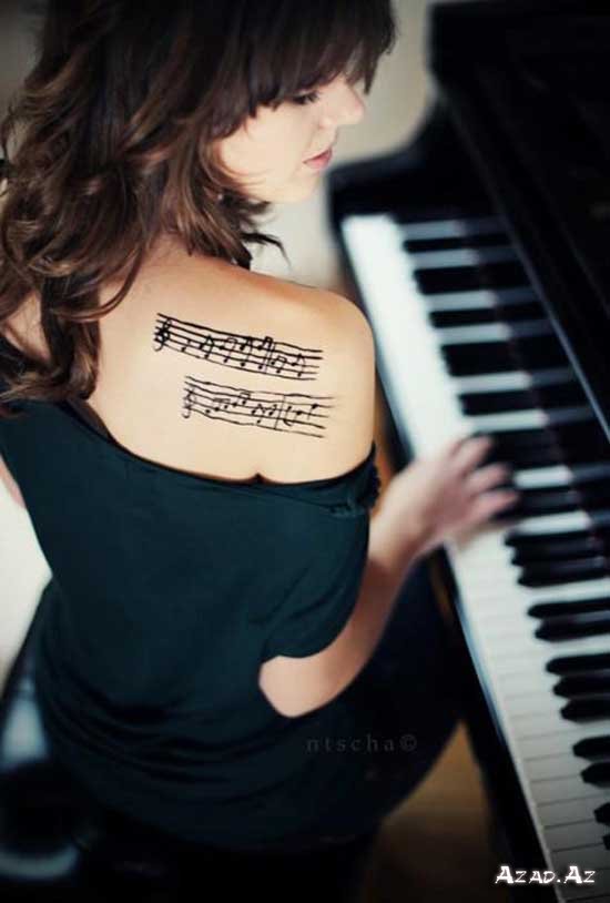 Fərqli Pianolar =)