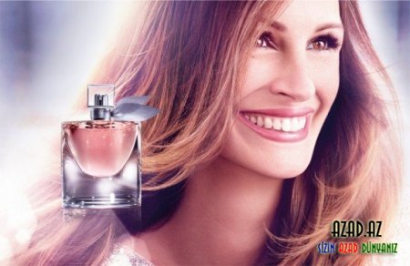 Julia Roberts in advertising perfume Lancome La Vie Est Belle
