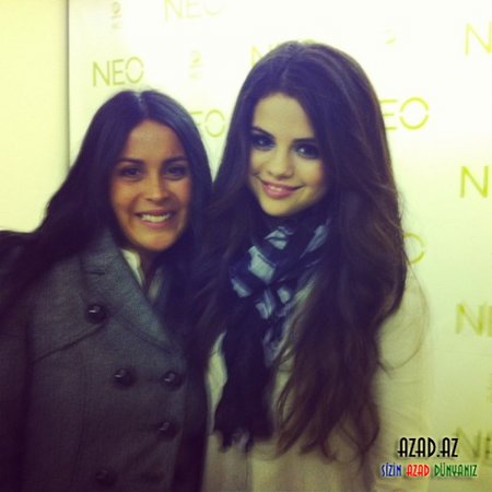 Selena Gomez NEO üçün Nyu-York`da