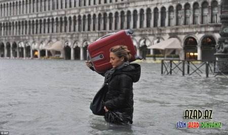 Venesiyada yağan yağış bu mənzərələri yaratdı